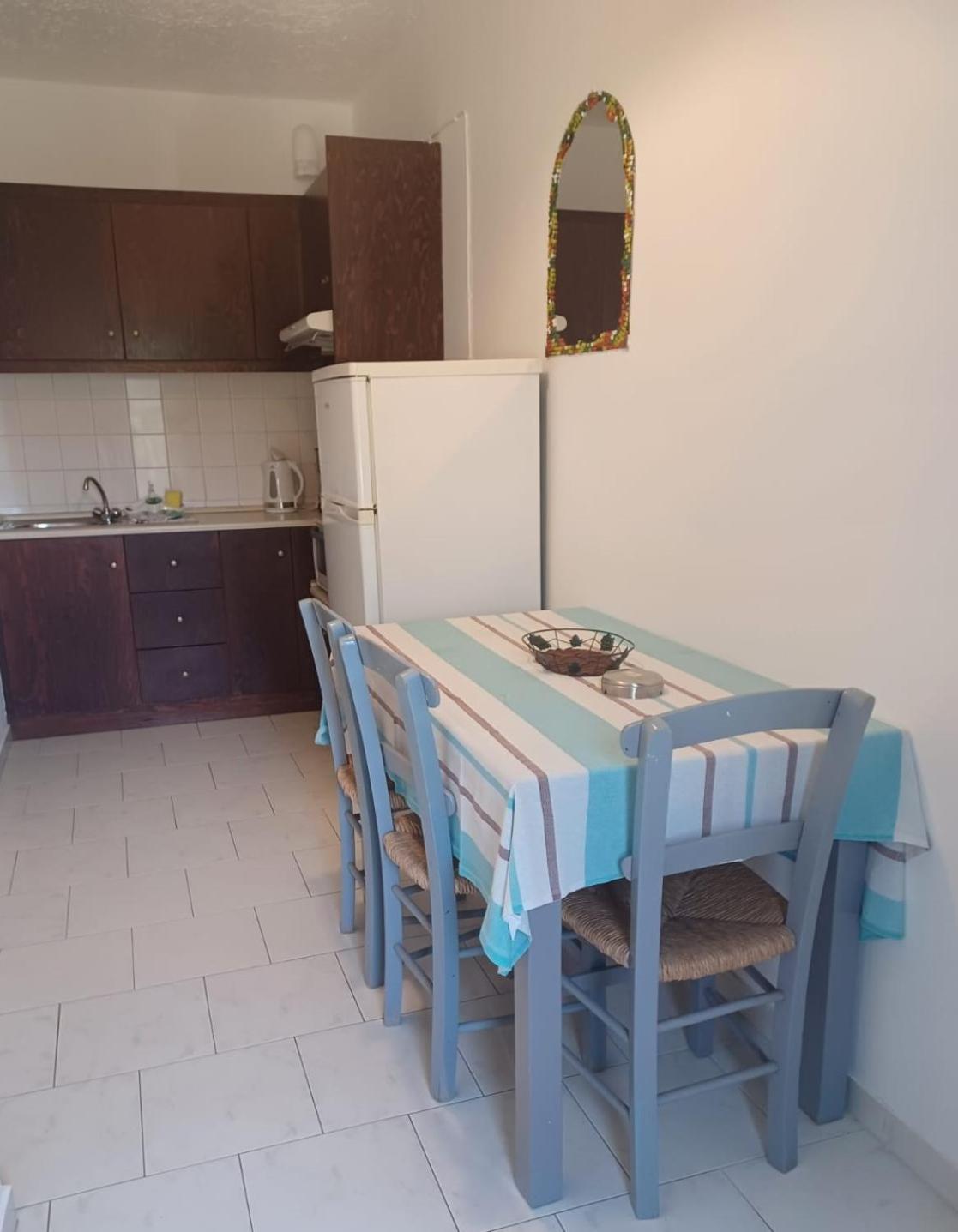 Appartement And Xenophon *